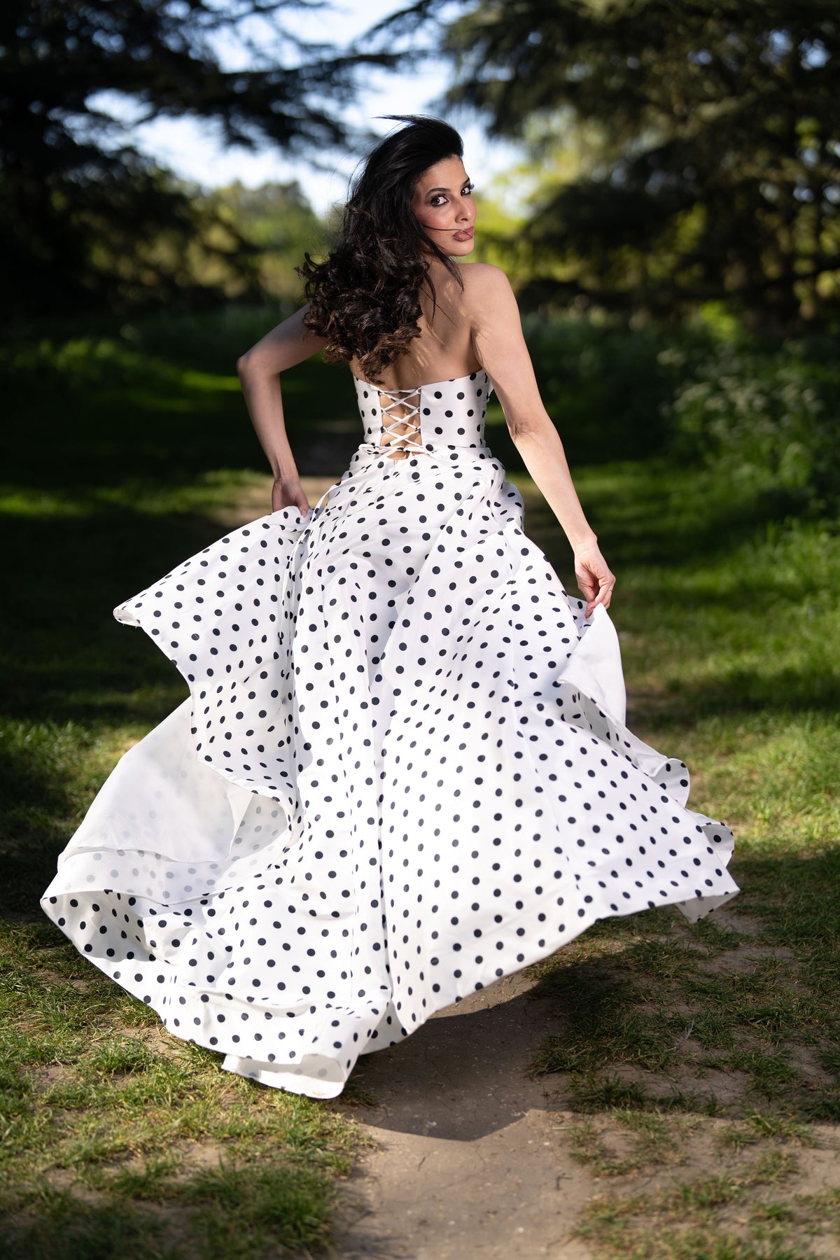 Robe longue bustier à pois noire et blanche