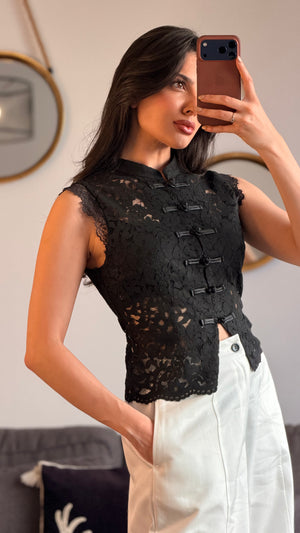 Gilet sans manches noir en dentelle
