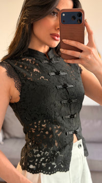 Gilet sans manches noir en dentelle